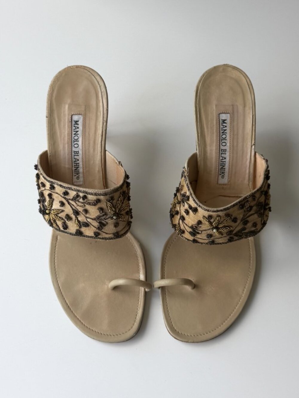 Vintage Manolo Blahnik Embroidered Toe-Ring Sandals, IT 38.5, approx. US 8 - Picture 10 of 14